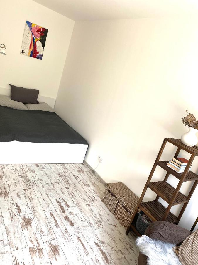 Residence Park Lovely Apartman With Private Parking Kysucke Nove Mesto Exterior foto